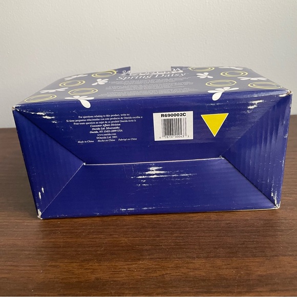 2001 Oneida Spring Daisy Creamer and Covered Sugar Dish Set - Picture 5 of 12